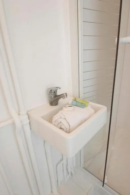 Kiez Hostel Paris Apartment
